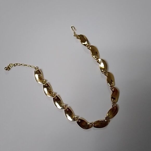 Vintage Trifari Women's Necklace Tone Gold - Picture 2 of 9